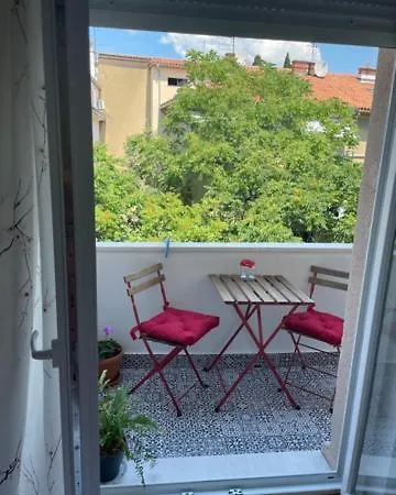 Maya Apartment *